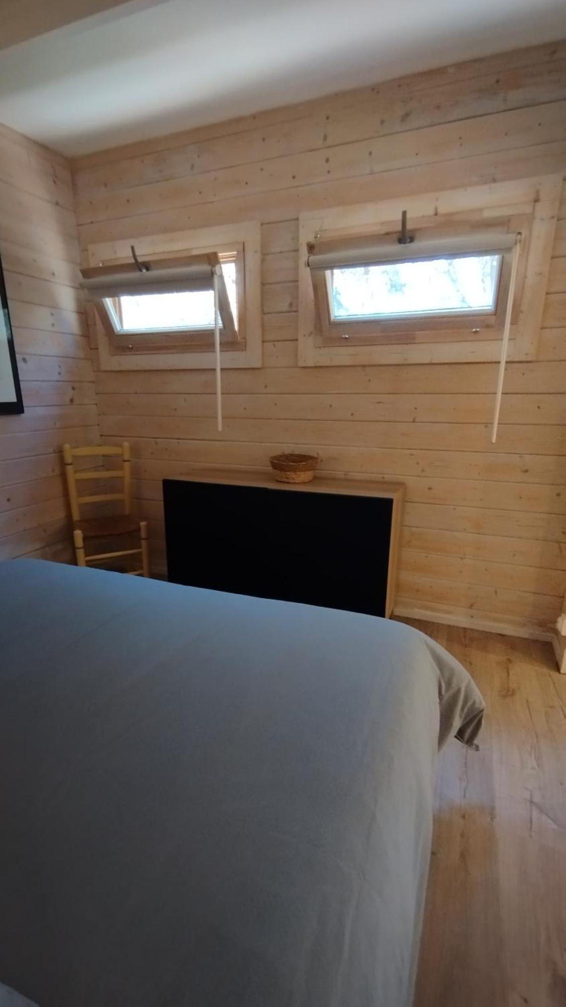 La Bergerie Des Colles Bed & Breakfast Entrecasteaux Eksteriør bilde
