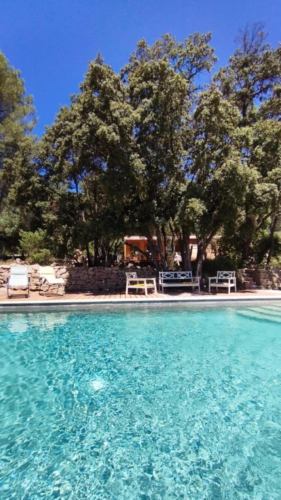 La Bergerie Des Colles Bed & Breakfast Entrecasteaux Eksteriør bilde